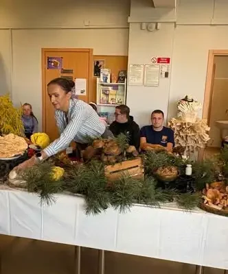Wystawa Grzybów Świeżych w Golubiu-Dobrzyniu — uczniowie ZET A na edukacyjnej lekcji