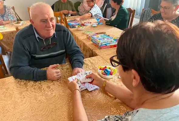 Seniorzy z Gminy Radomin łączą integrację z nauką cyberbezpieczeństwa