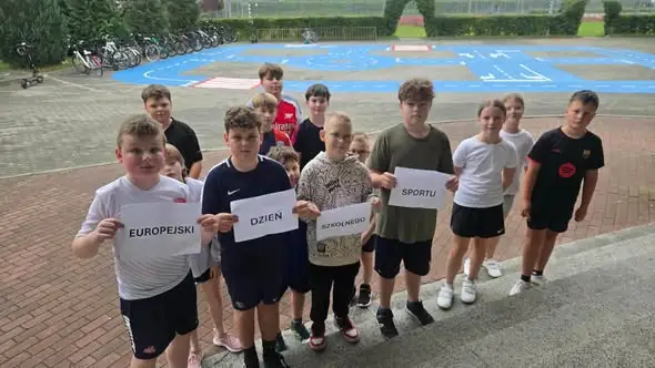 Marszobieg ulicami miasta z okazji Europejskiego Dnia Sportu Szkolnego