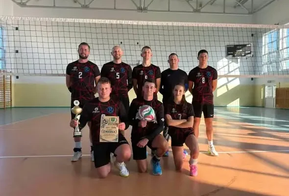 Siatkarze GOKiS Radomin z pucharem i cennym doświadczeniem po maratonie turniejowym
