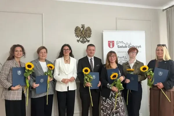 Nauczyciele z Golubia-Dobrzynia odebrali Nagrody Burmistrza z okazji Dnia Edukacji Narodowej