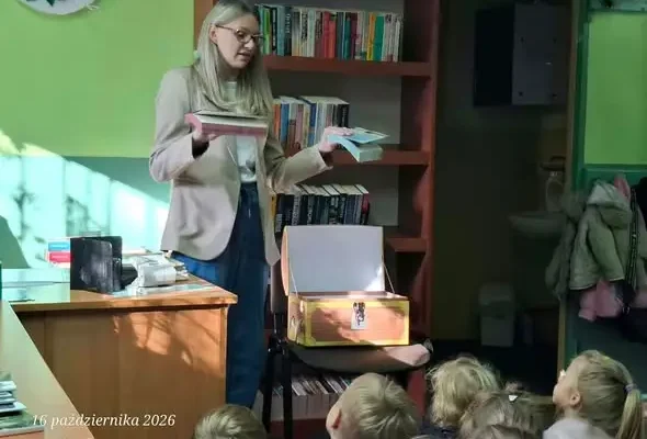 Przedszkolaki z wizytą w bibliotece – poznały żółwika Franklina