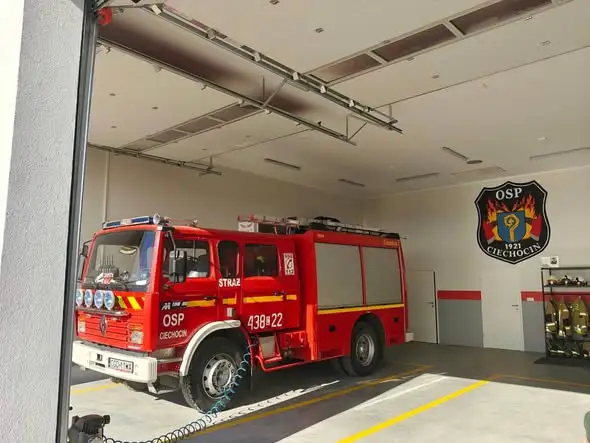 OSP Ciechocin z nowym garażem – sprzęt i wóz bojowy w nowym miejscu