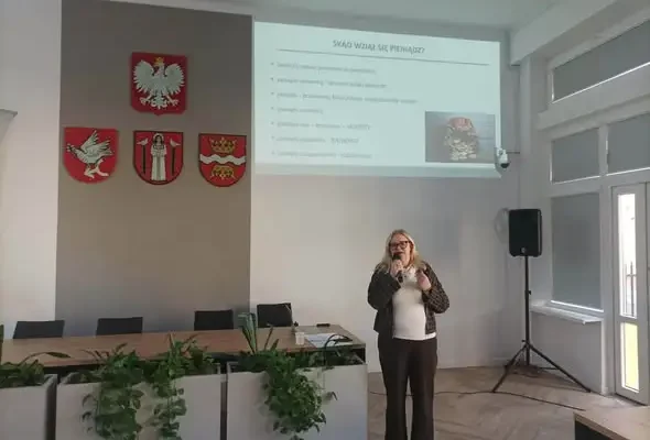 Golubsko-Dobrzyński UTW: wykład o złotym i wyjazd do Szafarni