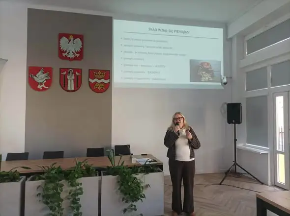 Golubsko-Dobrzyński UTW: wykład o złotym i wyjazd do Szafarni