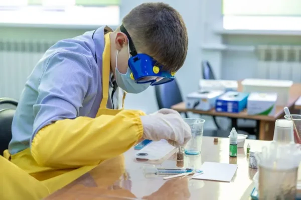 Klasy akademickie biologiczno-chemiczne w Golubiu-Dobrzyniu zainaugurowały rok szkolny z patronatem UKW
